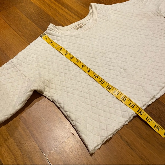 Cropped White Sweater - Picture 7 of 10